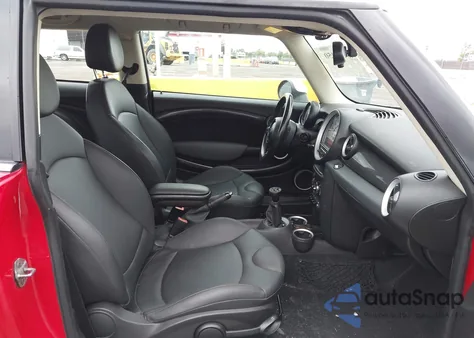 2011 Mini Cooper S z USA, uszkodzony, nr VIN WMWSV3C58BTY22871